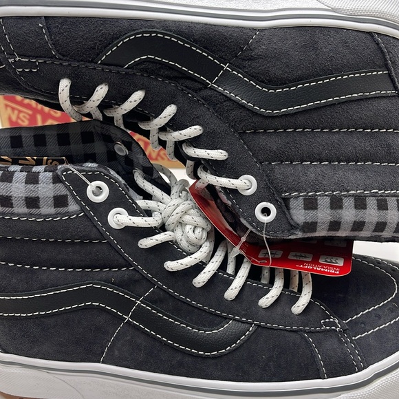 Vans Women’s Sk8-Hi Mte-1 Plaid Grey/White
VN0A5HZYGYW Boots Sneakers - Picture 15 of 16